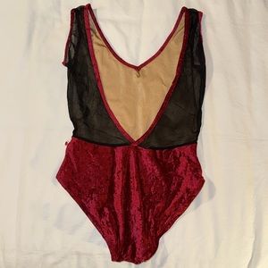 Yumiko “Gina” style red velvet with black mesh size S